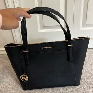Michael Kors handbag.
Perfect condition - just used a handful of times